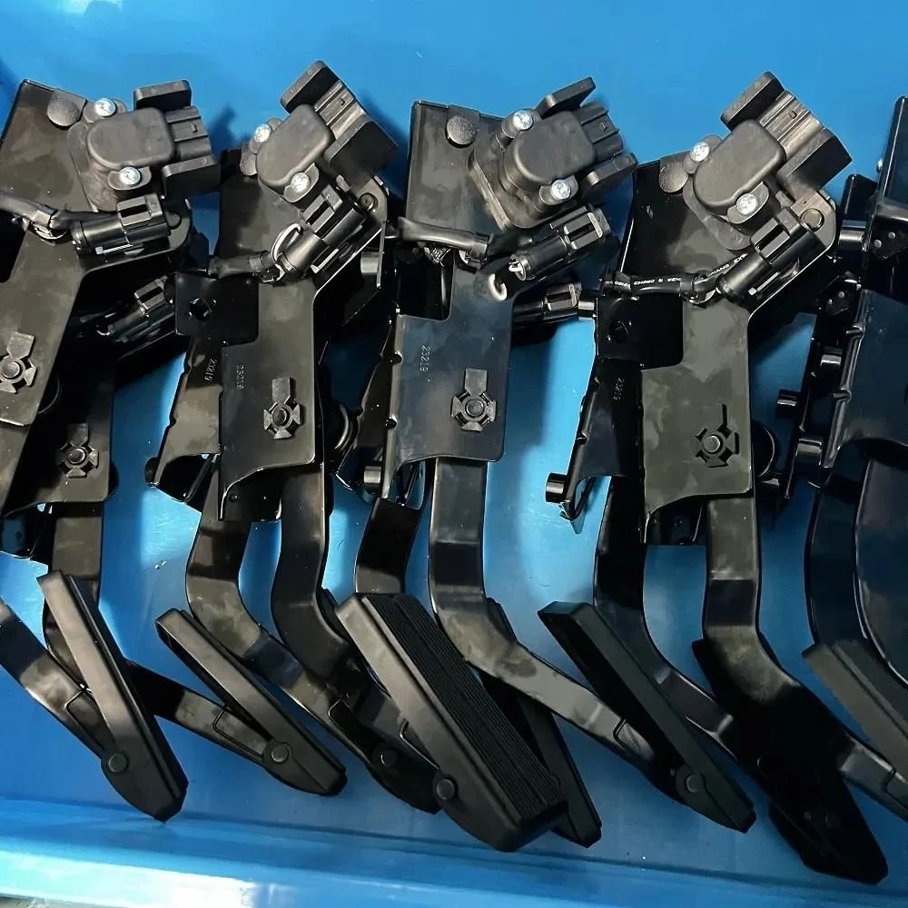 Light Truck Accessories Accelerator Pedal F81z9f836ab F81z9f836AA for Ford F250/350/650/750
